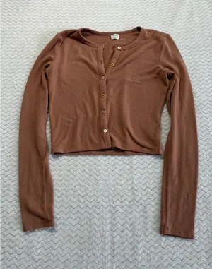 Wilfred Free Aritzia Cropped Cardigan Brown Ribbed Knit Button Front Top Small thumbnail 1