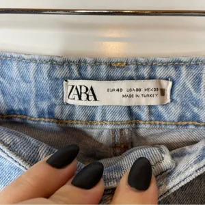 Zara Jeans‎ Distressed Straight Leg Jeans Size 30 thumbnail 5