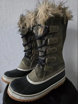 Sorel Women’s Waterproof Shearling Winter Boots Black/Green Size 9 thumbnail 1