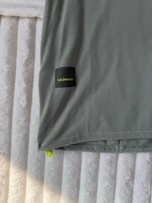 Lululemon Hiking Shirt Lightweight Cinched Hem thumbnail 4