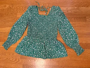 Green peplum-style blouse with a ditsy floral print size M thumbnail 7