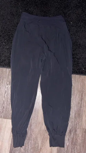 Nike Pants Women’s thumbnail 1