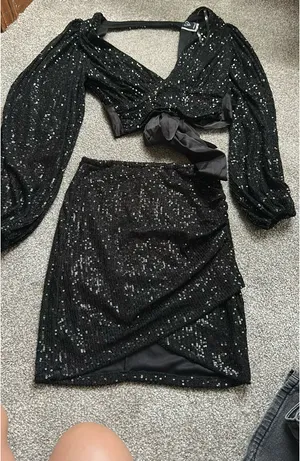 Windsor Set Two-Piece Sequin thumbnail 2