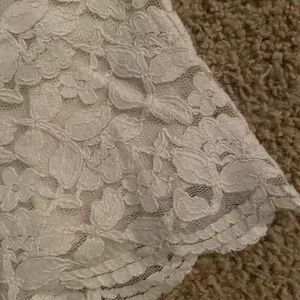 White lace Abercrombie and fitch mini shorts thumbnail 2