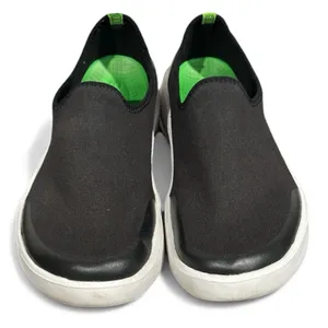 OOFOS OOmg eeZee Low Shoe in Black/White Black Size 8 thumbnail 2