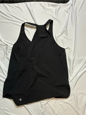Lululemon black cut out tank top best thumbnail 4