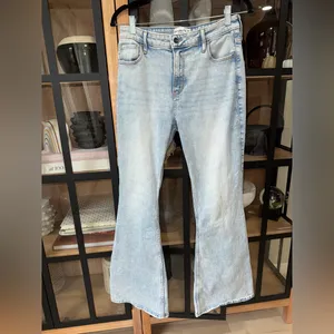 Abercrombie Ultra High Rise Flare Jeans denim pants light wash waisted groovy thumbnail 2