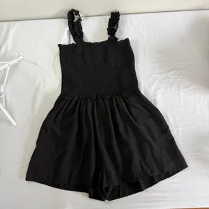 Vestique Women Black Smocked‎ Ruffle Strap Romper Small Cottage Core Casual Chic thumbnail 7