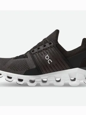 On Cloudswift in black, women's size 9 Black thumbnail 9
