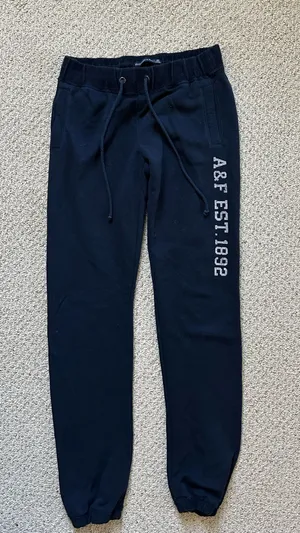 Abercrombie Sweater Women’s Navy XS thumbnail 1