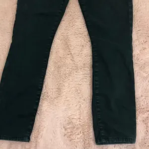 7 for all mankind forest green skinny cropped jean thumbnail 5