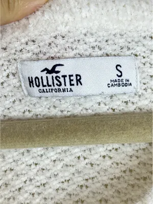 Butter Soft Fuzzy Knit V Neck Balloon Sleeve Sweater Ivory Hollister S Cozy thumbnail 2