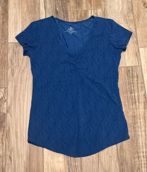 Kuhl Women's Printed V Neck Short Sleeve Shirt thumbnail 1