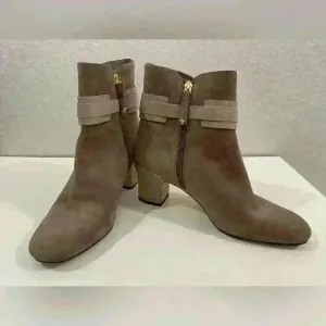 Joan & David Women’s Suede Leather Tan‎ Color Ankle Booties Size 9.5 thumbnail 3