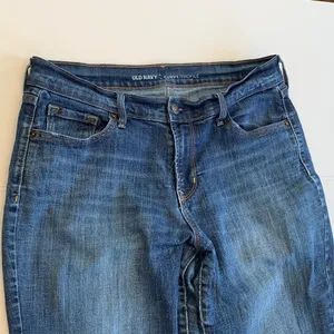 Old Navy Curvy Mid-Rise Women's Size 10 Boot Cut Jeans in Dark Blue thumbnail 3