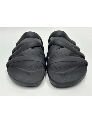 Crocs Splash Strappy Sandals Women’s Size 6 Black Slip On Slides Comfort thumbnail 4