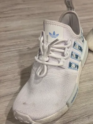 Adidas NMD_R1 W White Blue Floral Print Sneakers Women’s Size 6 thumbnail 1