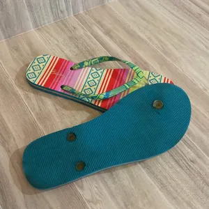 Vera Bradley Flip Flops in Serape Paradise Thong Sandals summer‎ Sz 7-8 thumbnail 3