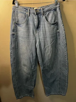 Austin Landing Horseshoe Barrel Wide Leg High Rise Cropped Denim Jeans thumbnail 2