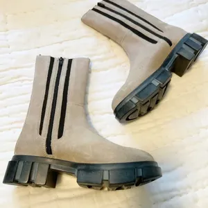 FREE PEOPLE Brooks Chelsea Boots in grey Lug Sole size‎ 37 NWT thumbnail 3