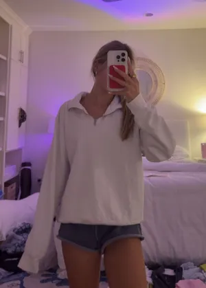 Brandy Melville sweatshirt  thumbnail 1