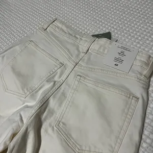 H&M Women's Off-White Wide Leg Jeans thumbnail 3