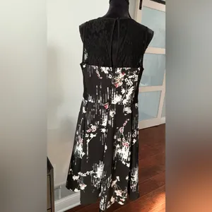 White House | Black Market dress 🌺PRETTY🌷 thumbnail 4