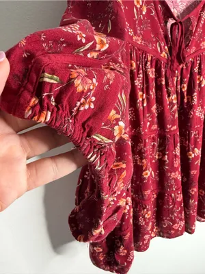 Old Navy Puff-Sleeve Floral Tiered‎ Swing Boho Top Burgundy Floral XXL Flowy thumbnail 7