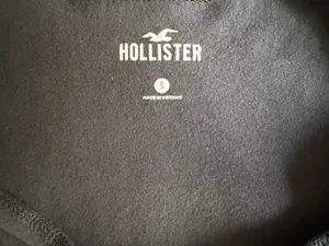 Hollister Off-The-Shoulder Top thumbnail 2