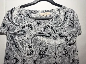 LOFT Paisley Blouse Size M Black White Short Sleeve Pullover Top thumbnail 2