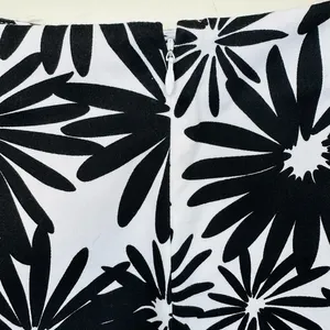 I.e. VTG Black & White Floral 100% Cotton Skirt Soft See Photos Has A‎ Snag. New thumbnail 3
