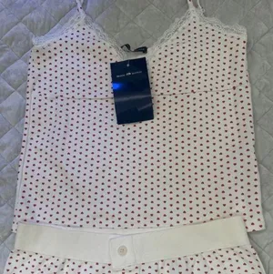 Brandy Melville Red Heart Set thumbnail 1