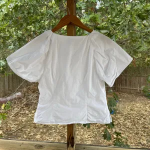 Banana Republic Women's White Fitted Poplin Top Size 10 thumbnail 2