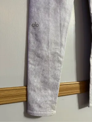 ALO Yoga White Silver High-Rise Leggings Size Small thumbnail 9