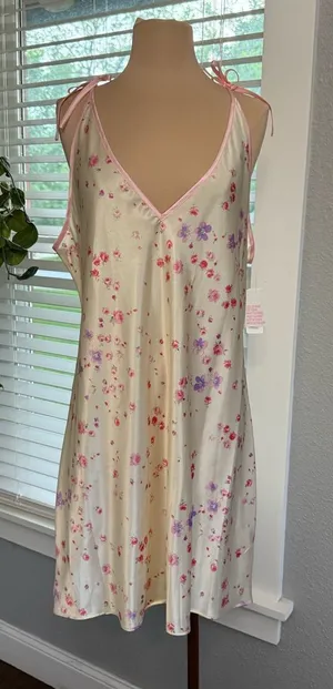 NWT Coquette Satin Floral Slip Dress Shoulder Ties Size XL thumbnail 1