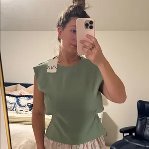 NWT Zara Light Green Sleeveless cut out Top thumbnail 3