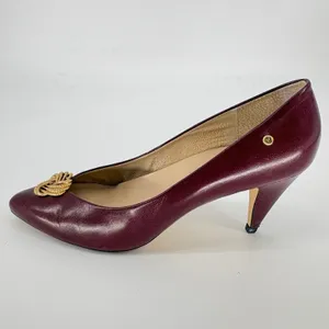 Vintage Etienne Aigner Pumps 8.5N Burgundy Leather Gold Medallion Pointed Toe thumbnail 2
