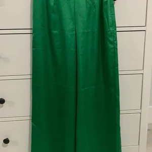 Green palazzo pant Size 2 thumbnail 5