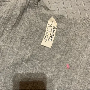 Abercrombie Ezra fitch sweater size medium 100 percent cashmere thumbnail 2