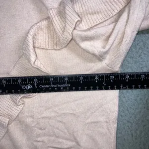 GAP Sweater M Merino Wool Soft Ruffled Trim Coquette Balletcore Blush Pink thumbnail 3