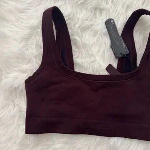 Nike Skims Vintage Seamless Scoop Bra Currant Size Small thumbnail 3