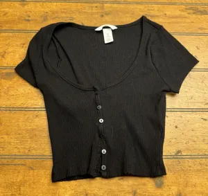 Women's H&M Black Short Sleeve Scoop‎ Neckline Button Up Sweater Size Small thumbnail 1
