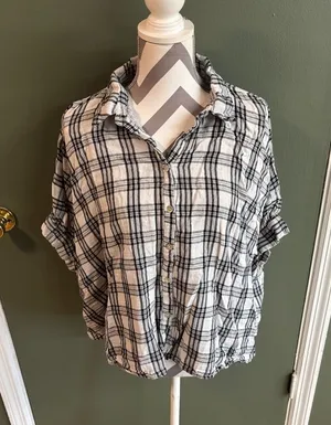 Lightweight Black & White Plaid Button thumbnail 1