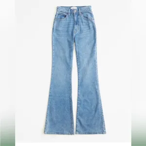 Abercrombie & Fitch Ultra High Rise The Flare Jeans thumbnail 4
