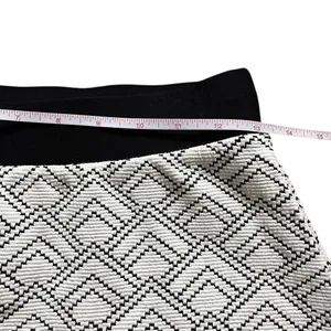 Gilli Kelsey Womens Sz M Petite Black cream Geometric Flared Mini Skirt Knit thumbnail 5