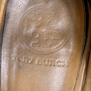 Tory Burch Brown Leather Loafers with Gold Emblem thumbnail 3
