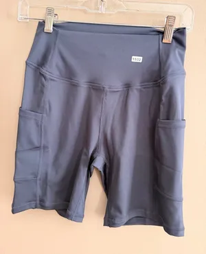 Halara M High-Rise Gray Biker Shorts With Side Pockets - M thumbnail 1