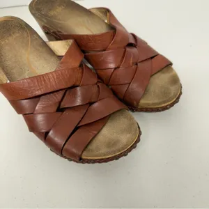 Dansko Brown Leather Strappy Slip On Mule Sandals Womens 6.5 Wood Platform thumbnail 6