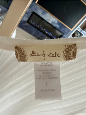 Altar'd State White‎ Ribbed V-Neck Long-Sleeve Bodysuit thumbnail 3