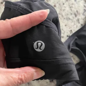 Lululemon Sports Bra Womens 8 Black‎ Racerback Keyhole Athleisure Activewear thumbnail 3